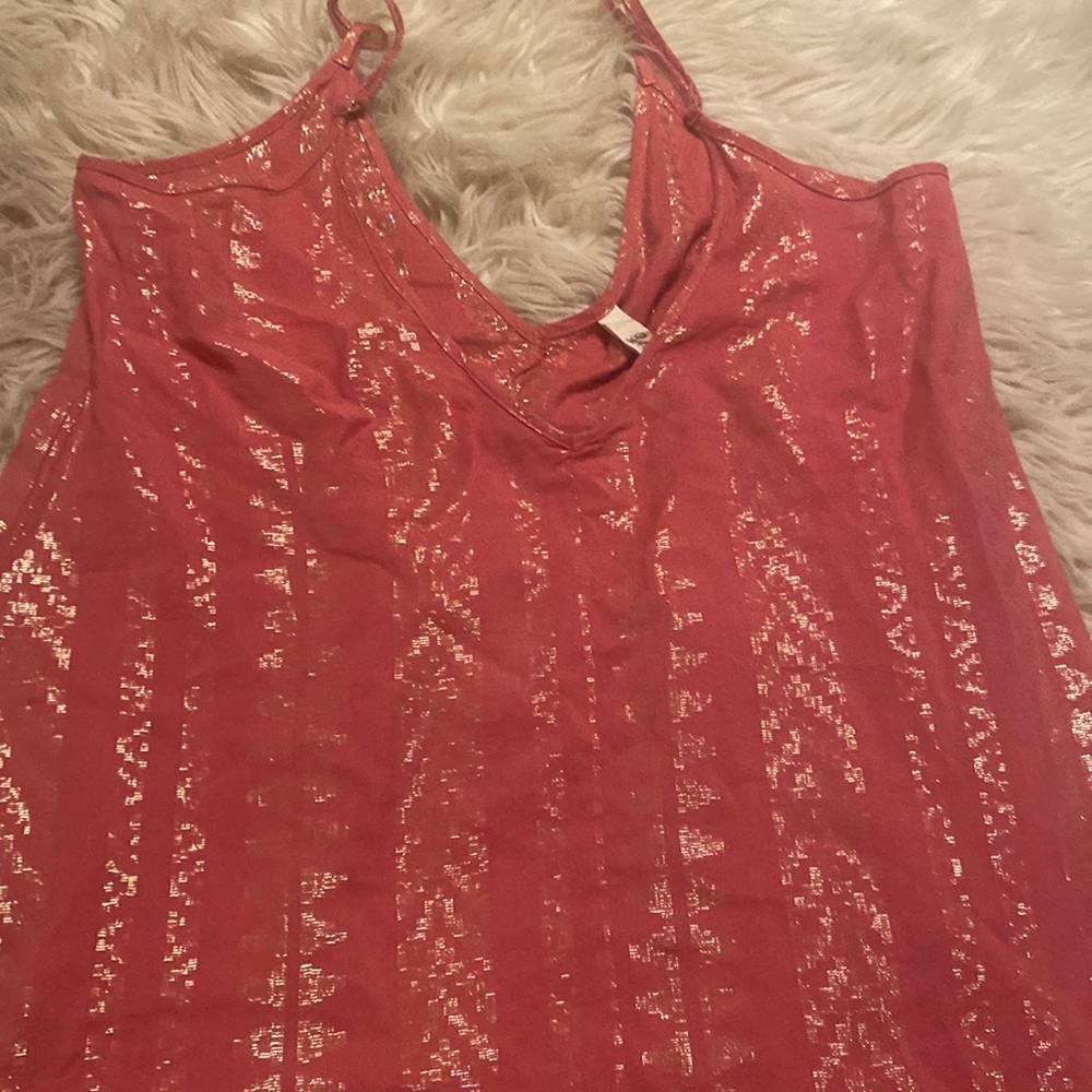Gorgeous maxi flecks of gold will fit med or large